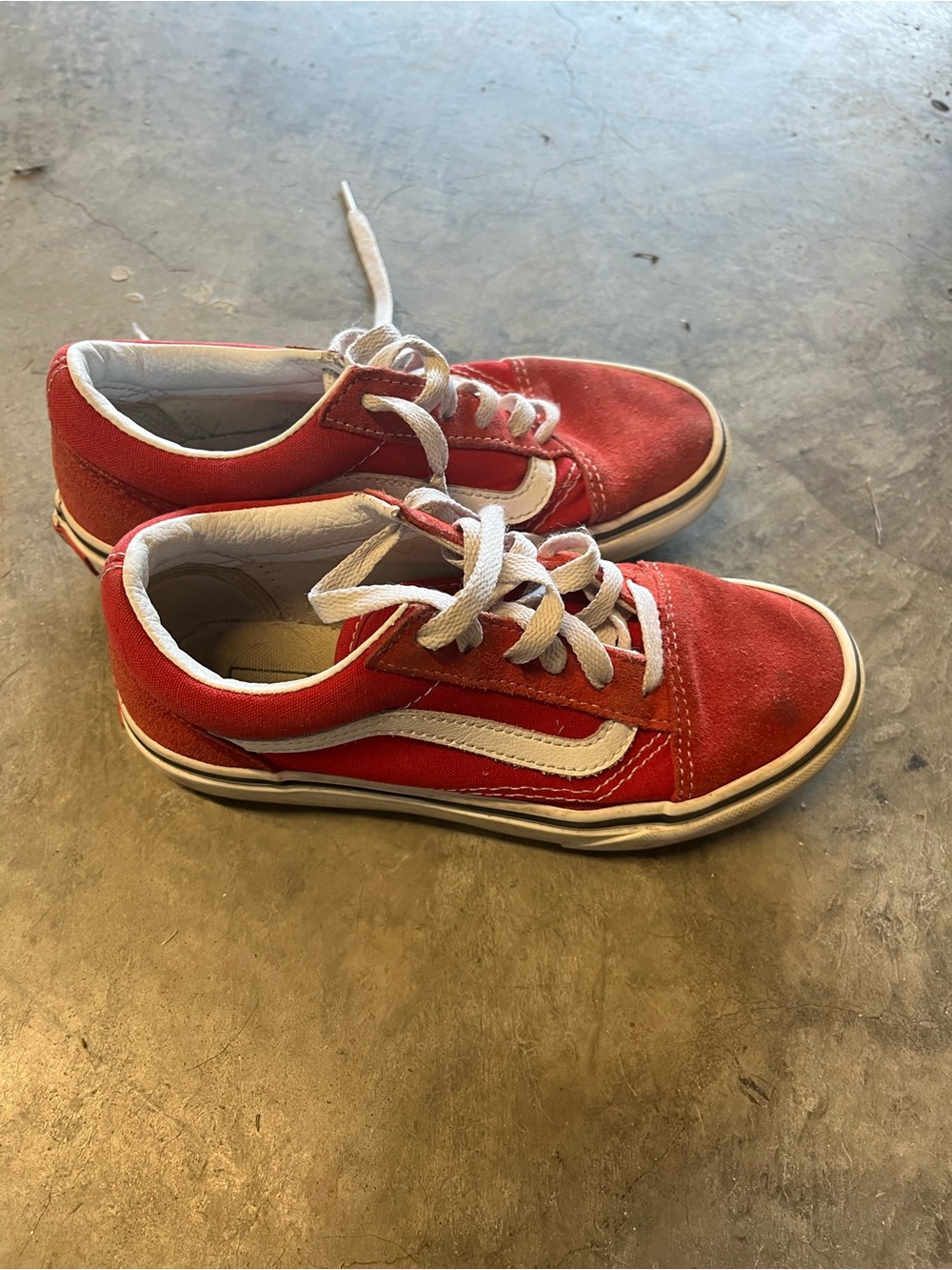 Vans Kids size 2 Low-Top Canvas Skate Shoes in Red with White Stripe